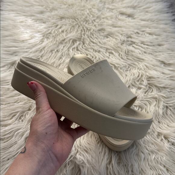 Crocs Brooklyn Slide in Bone - Picture 2 of 12